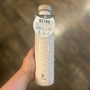 NWT Pink and Cream Leopard Print Water 20oz Bottle